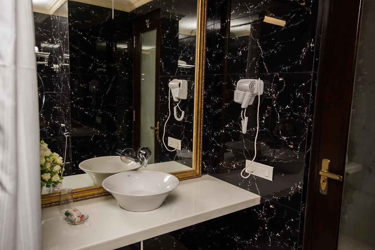 ***  Hotel Heritage Inn At Assi Ghat Waranasi Indie